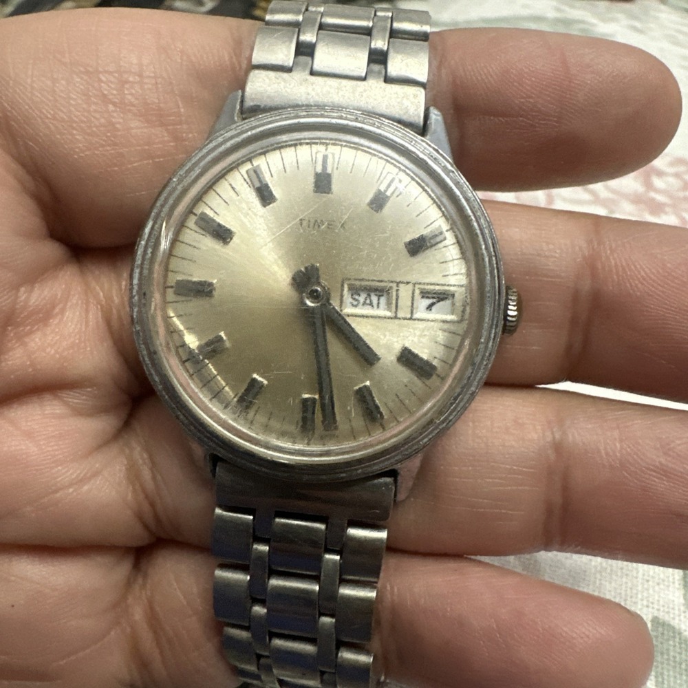 Working Vtg 1976 Timex Mercury Day-Date Manual Wind 35mm Mens Watch  -Stick Out.